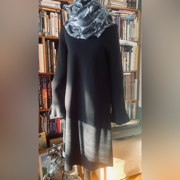 Ann Taylor Refined Knit Fluted Sleeves in Black Size Med BNWT - Picture 2 of 8